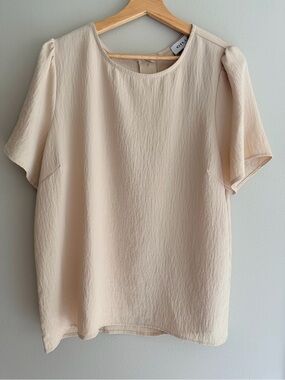 Gilli Cream Short-Sleeve Blouse - Soft Round Neck